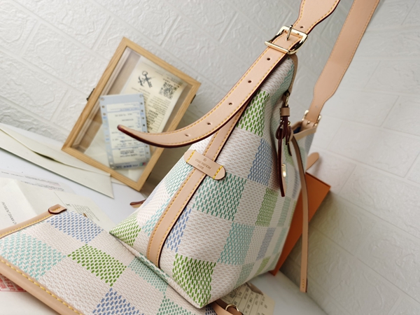 ルイヴィトンバッグ細部ディテール